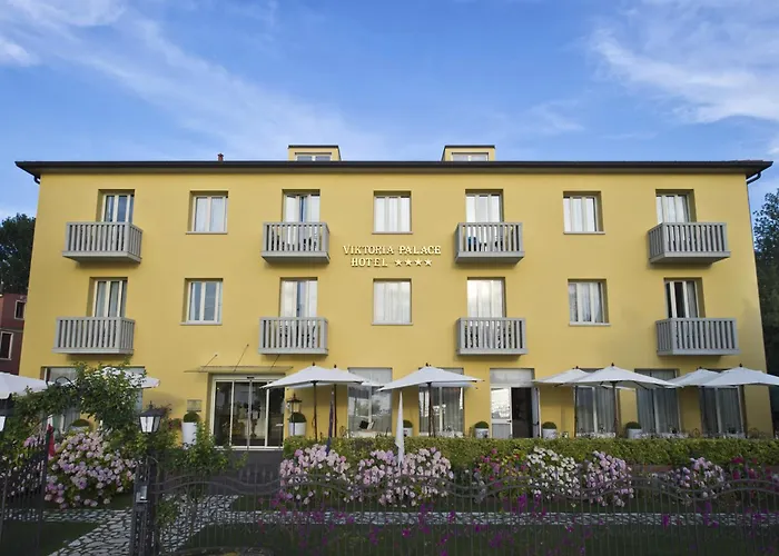 Viktoria Palace Hotel 4*