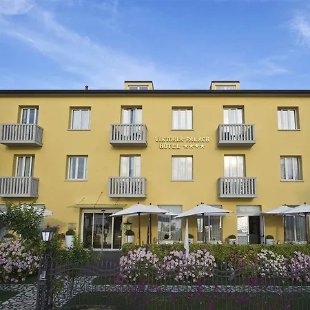 فندق Viktoria Palace 4*